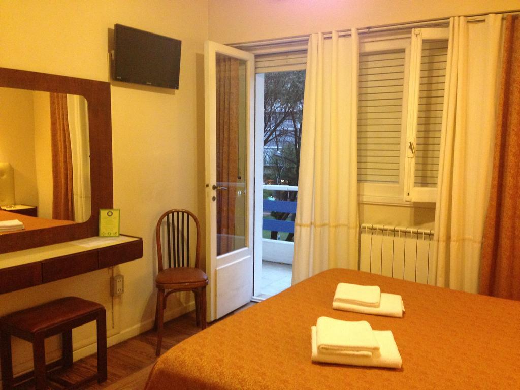 City Hotel Мар дел Плата Стая снимка