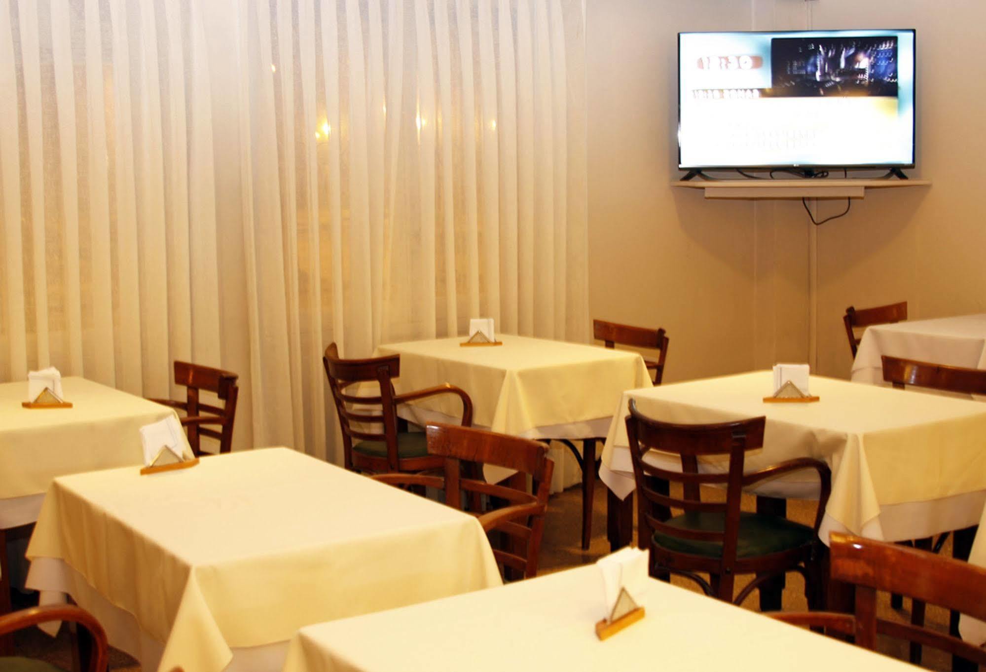 City Hotel Мар дел Плата Екстериор снимка