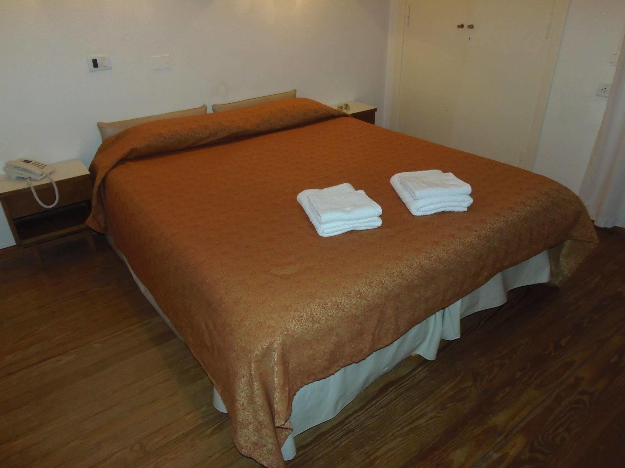 City Hotel Мар дел Плата Екстериор снимка